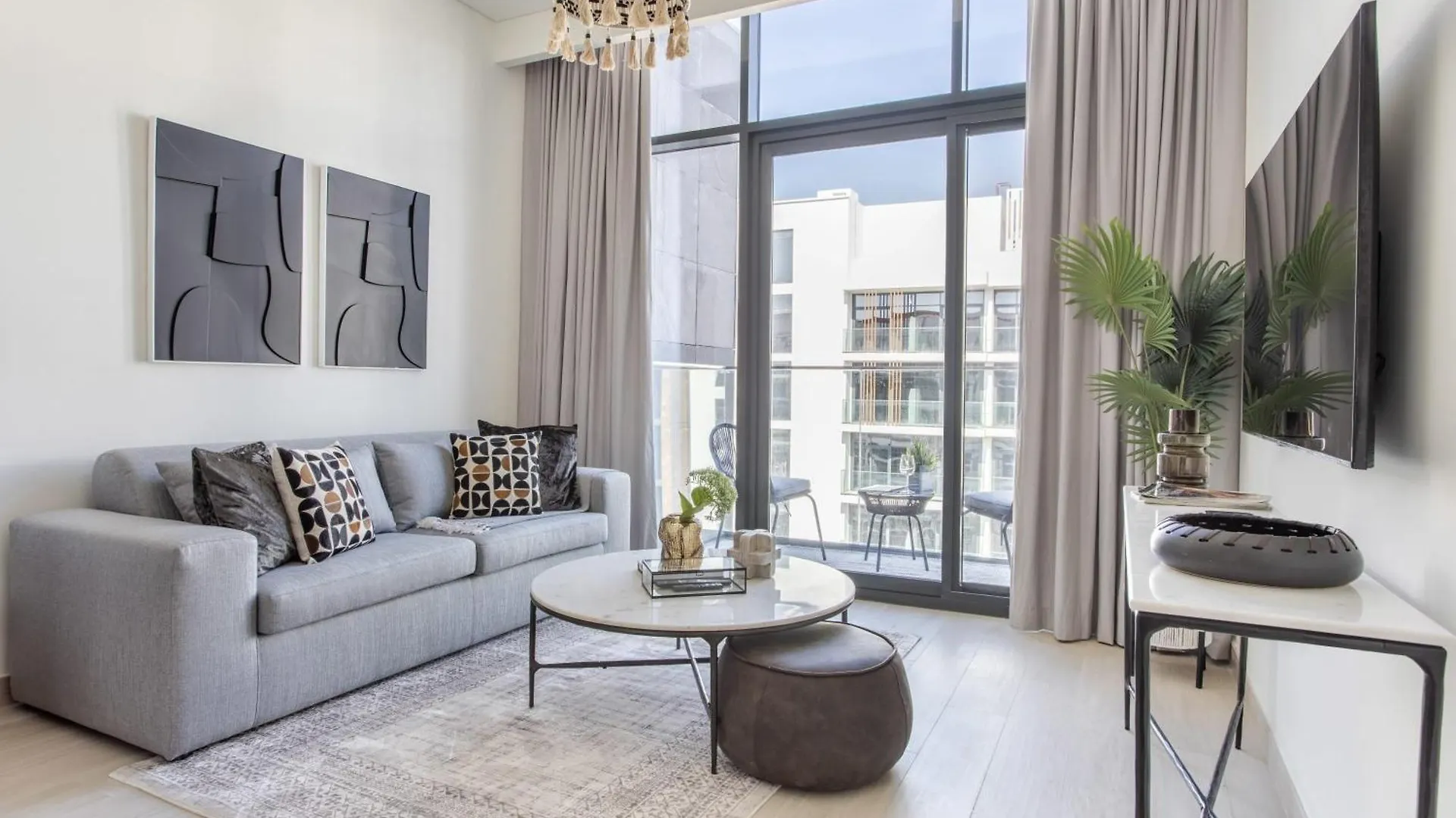 Frank Porter - Riviera 27 Dubai Apartment